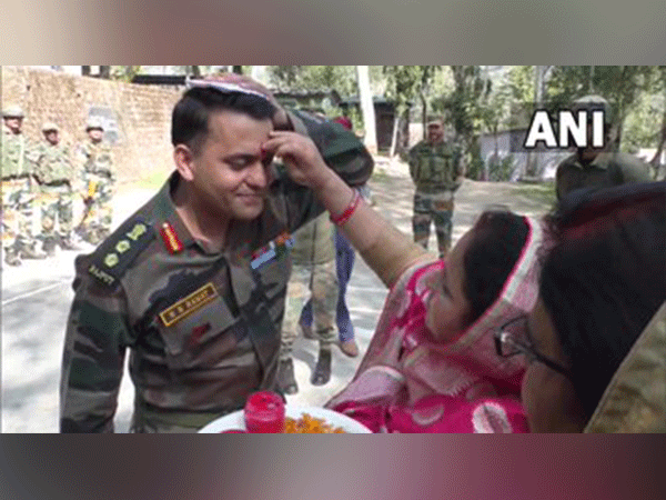 Kashmir Girl Sex Armyman Sex - Army celebrates Bhai Dooj with women on Line of Control in J-K : The  Tribune India