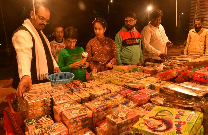 Mohali: Cracker Industry Hopes For Big Bang