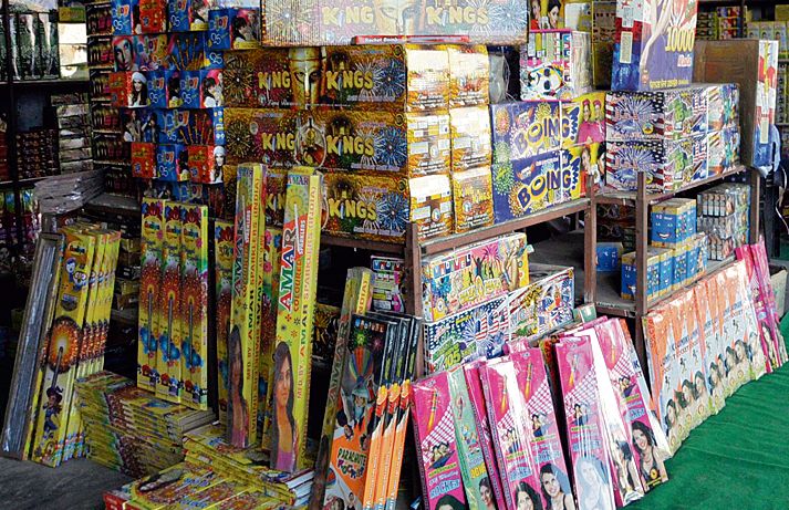 Amritsar residents fail to stick to two-hour window for bursting crackers
