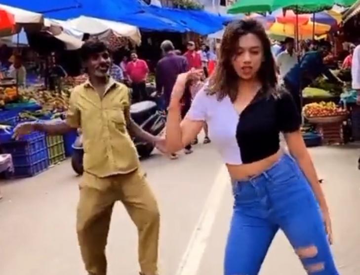 Watch: Woman dances to Sushmita Sen's song 'Dilbar' on busy street, but  this man steals the