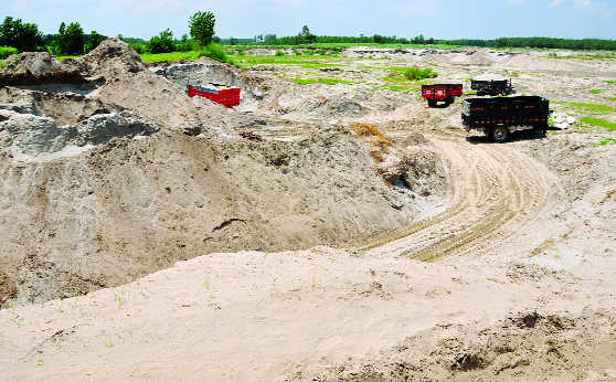 Illegal sand mining continues unabated