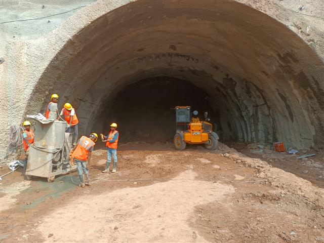 Construction of two tunnels begins on Pathankot-Mandi road