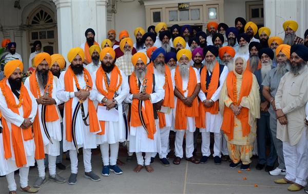 Saka Panja Sahib: SGPC sends 117-member Sikh jatha to Pakistan