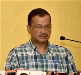 In Gujarat, Kejriwal promises ~40/day for upkeep of cows