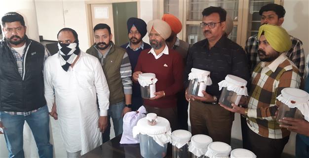 Amritsar: Peddler held with 2 kg heroin, 8 hi-tech pistols 'delivered via drone'