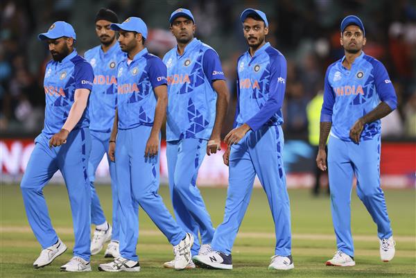 Ravi Shastri tells India to pick new T20 captain, follow England template