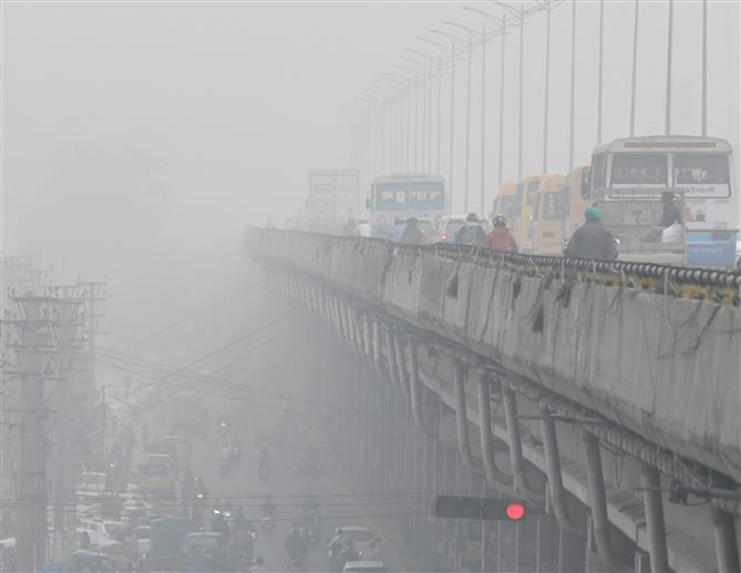 Chandigarh Administration in wait-&-watch mode as smog chokes city