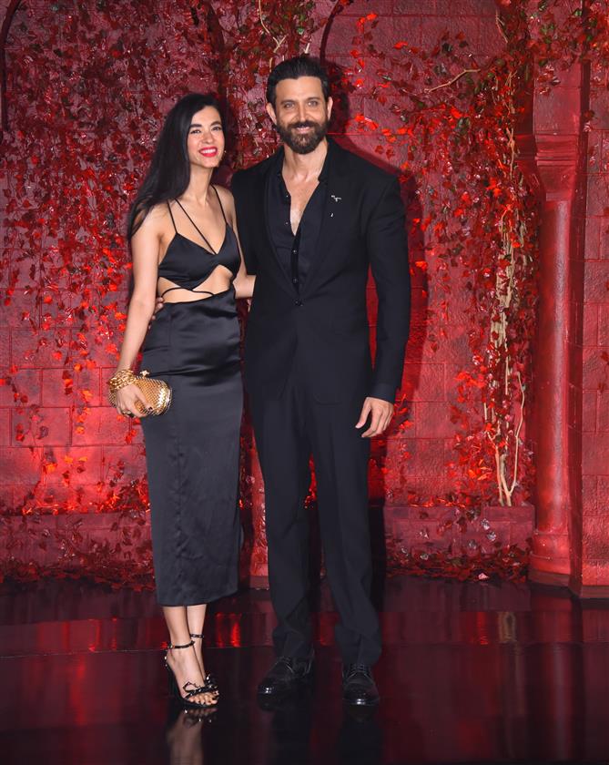 Hrithik Roshan clears the air about moving in withhis rumoured girlfriend Saba Azad