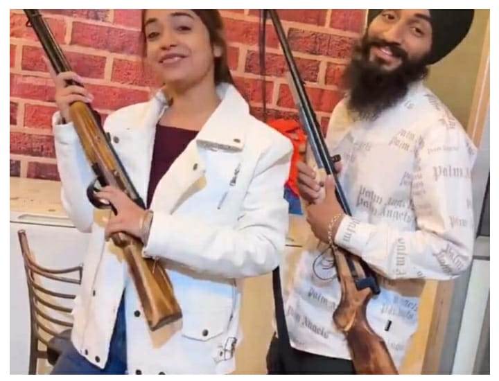 Jalandhar’s viral ‘kulhad pizza’ couple booked for brandishing guns