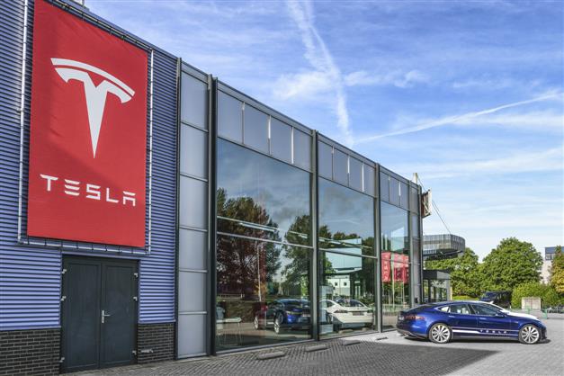 Tesla recalls 40,000 US vehicles over potential loss of power steering assist