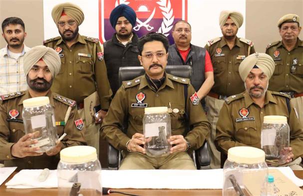 4 gangsters held with six pistols in Patiala