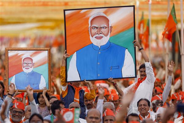 Corruption, 'parivarvaad', PM Modi targets Congress at Gujarat rally