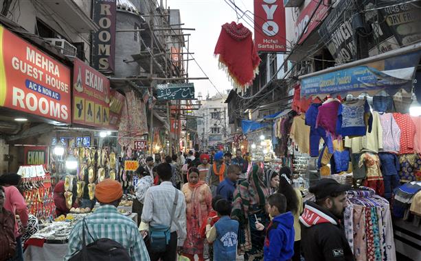 Roadside vendors, food stalls a nuisance in Amritsar