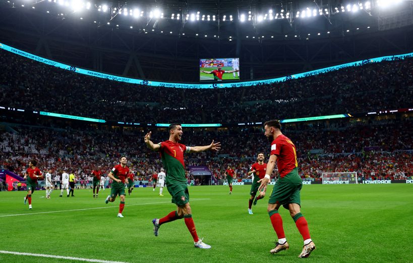 Bruno Fernandes double fires perfect Portugal to victory over Uruguay, enter last-16