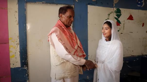 Very Young At Heart 70 Year Old Man Marries 19 Year Old Girl In Pakistan Morning Walks Set 