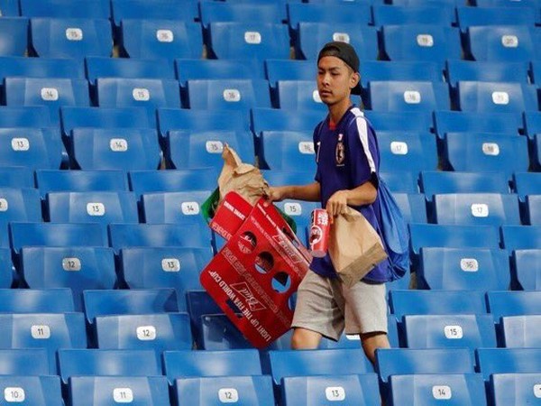 FIFA World Cup 2022: Japanese fans' heartwarming gesture of cleaning stadium after match goes viral; even Anand Mahindra approves