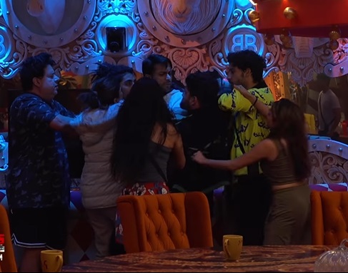Bigg Boss 16: Shalin Bhanot, MC Stan get into physical fight over Tina Datta, Shiv Thakare holds Shalin's face amid tussle