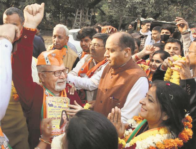 AAP, Kejriwal crossed all limits of 'corruption': Himachal CM