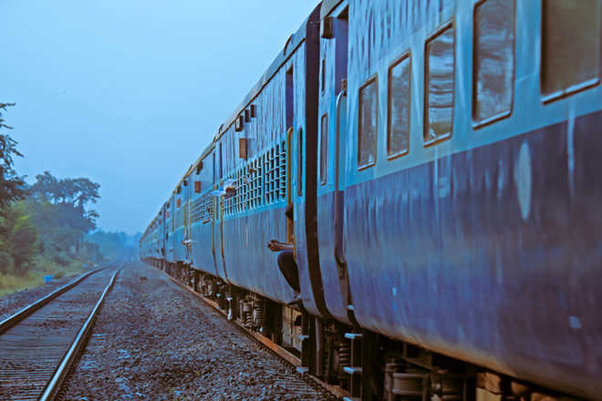 3-year-old girl falls off train, father jumps out to save her; both die