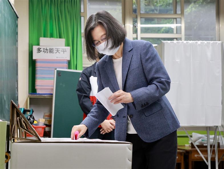 Taiwan votes in local elections amid tensions with China