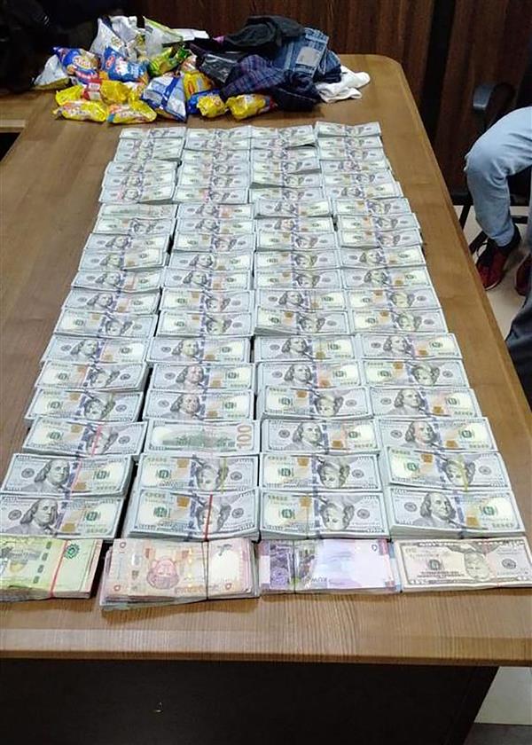 DRI seizes foreign currency worth Rs 1.52 crore at Amritsar, Chandigarh airports