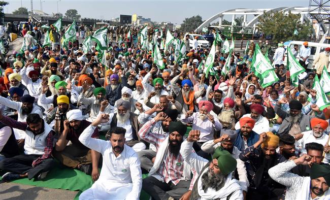 Demands not met, farmers block Bhandari Bridge in Amritsar
