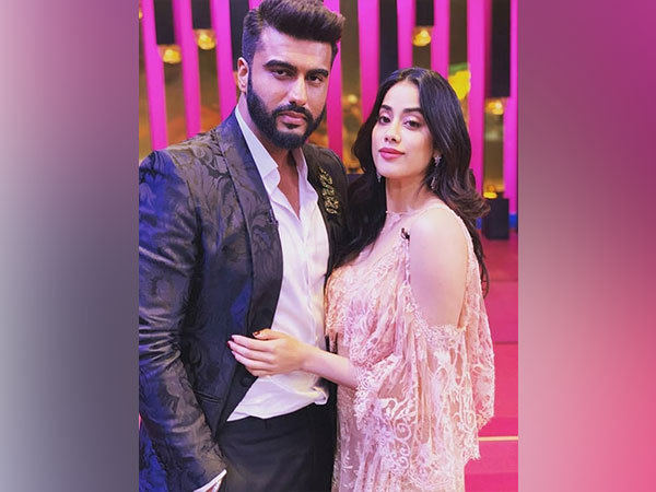 Arjun Kapoor is proud of Janhvi Kapoor, pulls her hair in childhood  picture, fans call them '