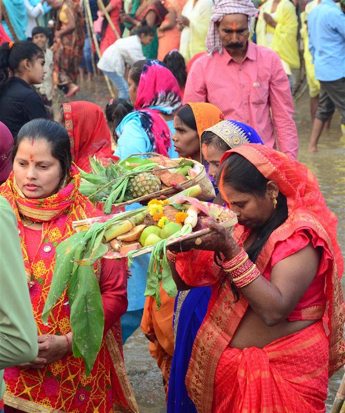 Phagwara: Chhath ends with offerings to rising sun
