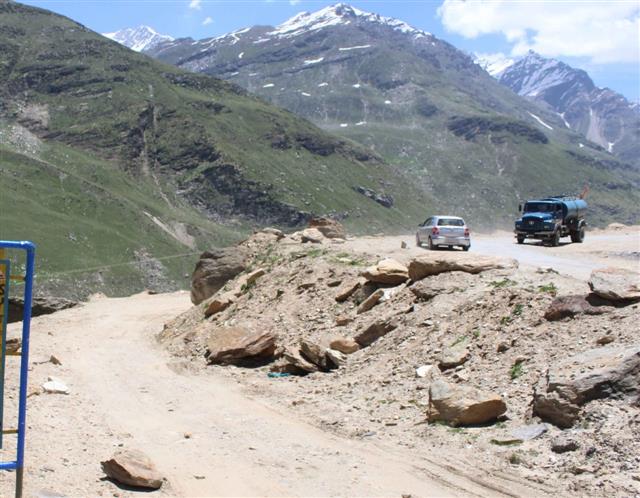 Link roads key issue in Himachal apple belt