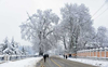 Snowfall keeps 72 roads blocked for second week