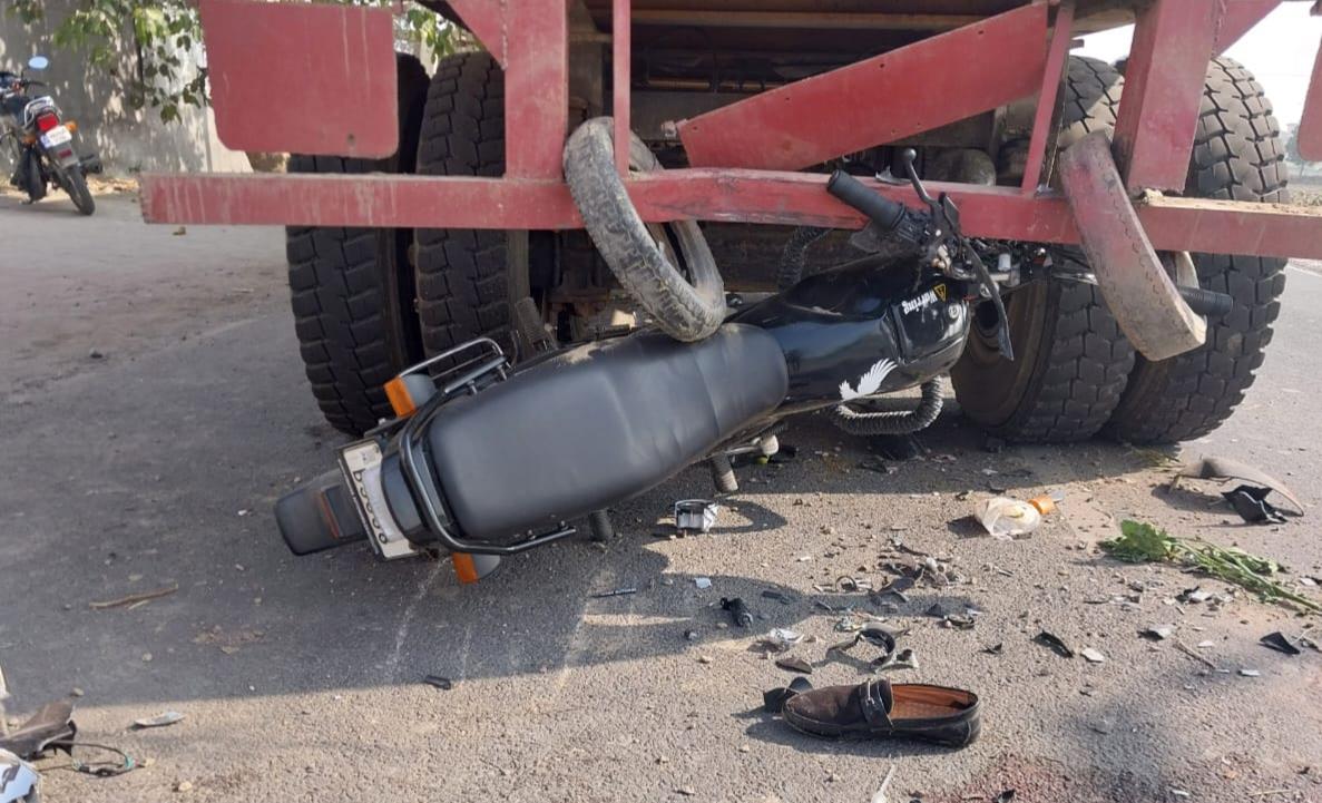 Bike rams into parked truck in Karnal, three dead