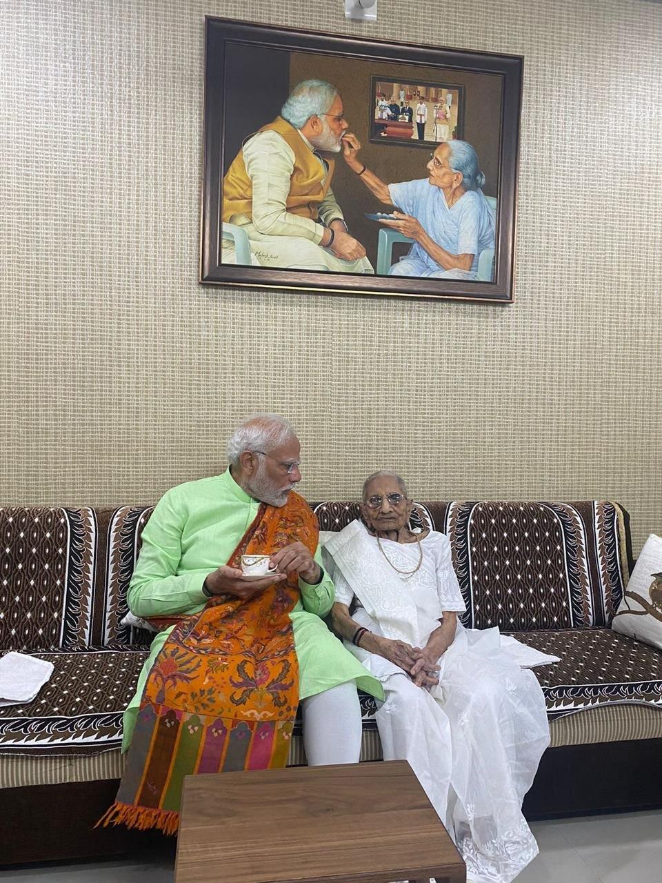 PM Modi meets mother Heeraben in Gandhinagar; has arrived to cast vote in second phase of Gujarat Assembly polls
