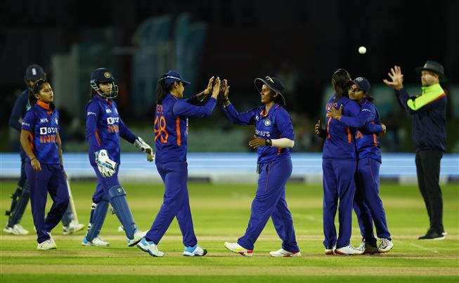Women’s cricket: Two months ahead of T20 World Cup, BCCI transfers head coach Ramesh Powar to NCA; Hrishikesh Kanitkar appointed batting coach