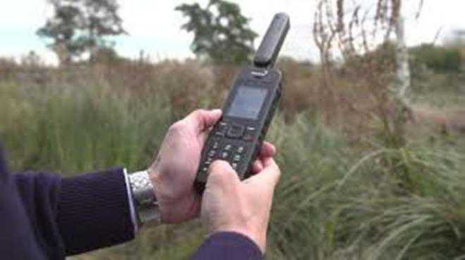 Army developing adaptor to convert android cell phones into satellite phones