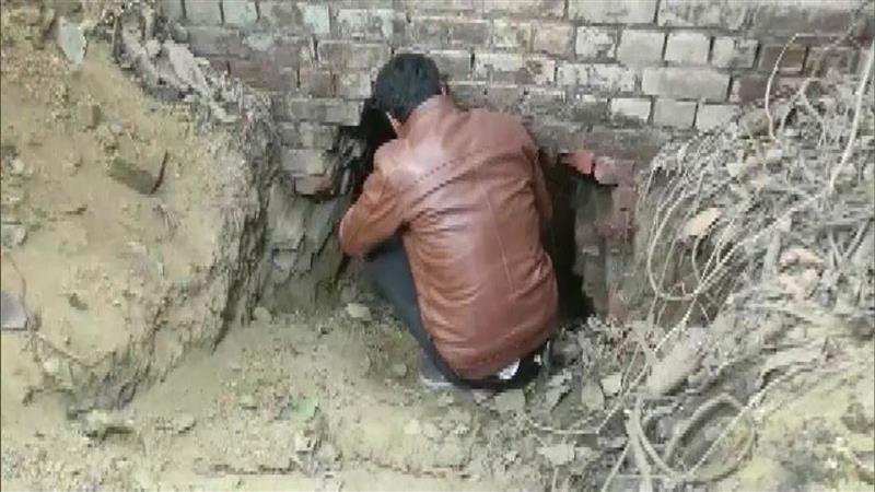 Robbers dig tunnel, loot gold worth crores from SBI branch in Kanpur