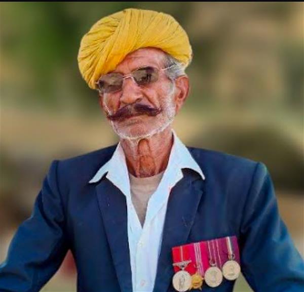 Longewala hero Bhairon Singh Rathore cremated in Rajasthan village