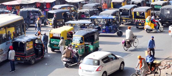 Drive from Amritsar bus stand to Hussainpura Chowk a test of endurance