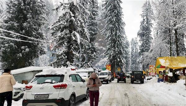 Tourists stranded in over 400 vehicles near south portal of Atal Tunnel rescued