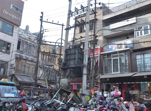 Tangled Mess: Dangling wires an open invite to tragedy in Amritsar