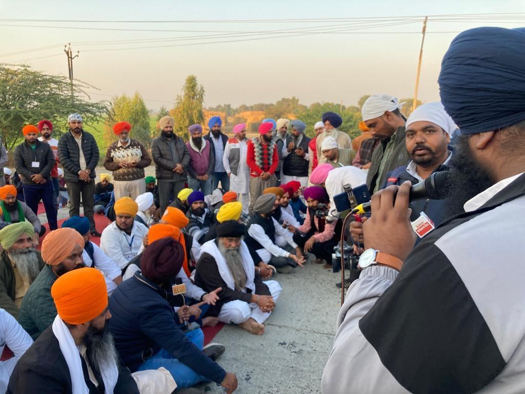 Sikh bodies blocks NH at Behbal Kalan, slams govt on delay in sacrilege probe