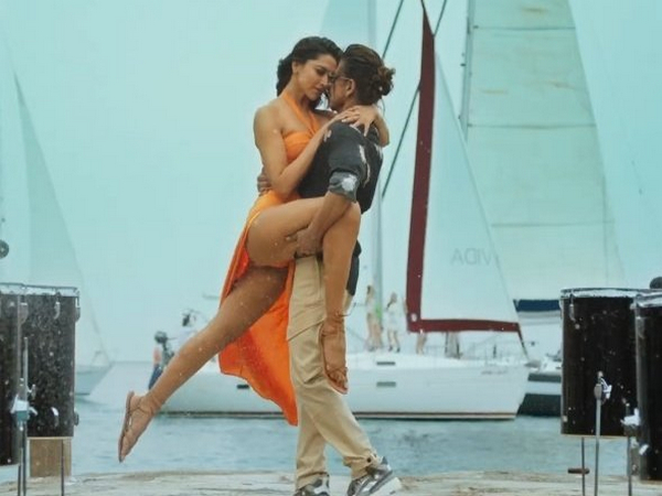 Shah Rukh, Deepika Padukone set internet ablaze with their electrifying chemistry in Besharam Rang from Pathaan