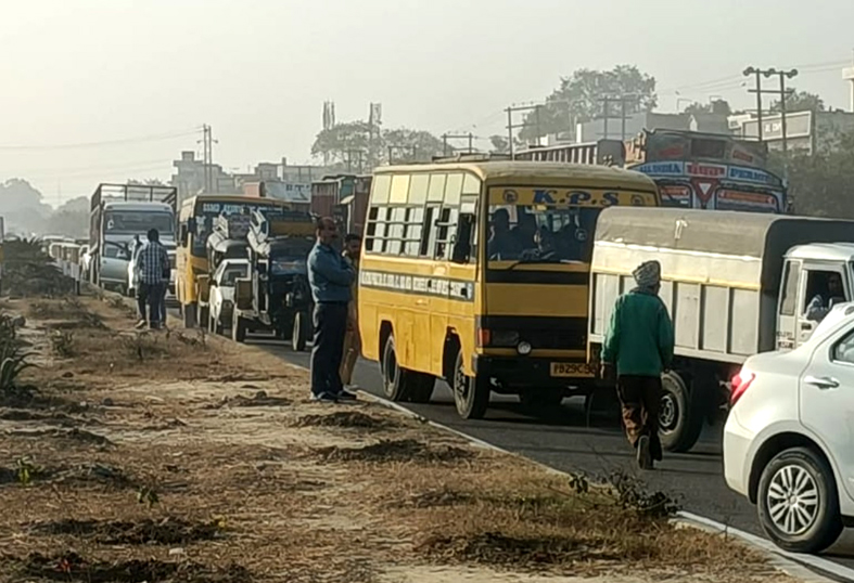 Vehicles stranded on highway due to farmers’ protest in Moga