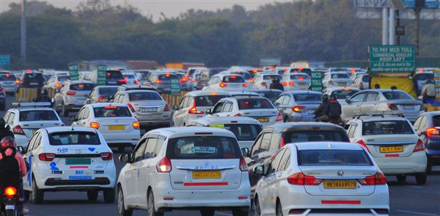Traffic jams a norm on Delhi-Gurugram e-way