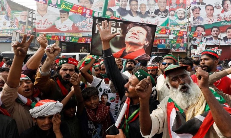 Pakistan poll panel moves to oust Imran as PTI chief
