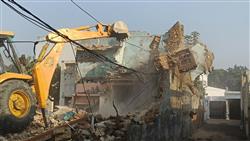 Shock, dismay as houses reduced to dust in Latifpura