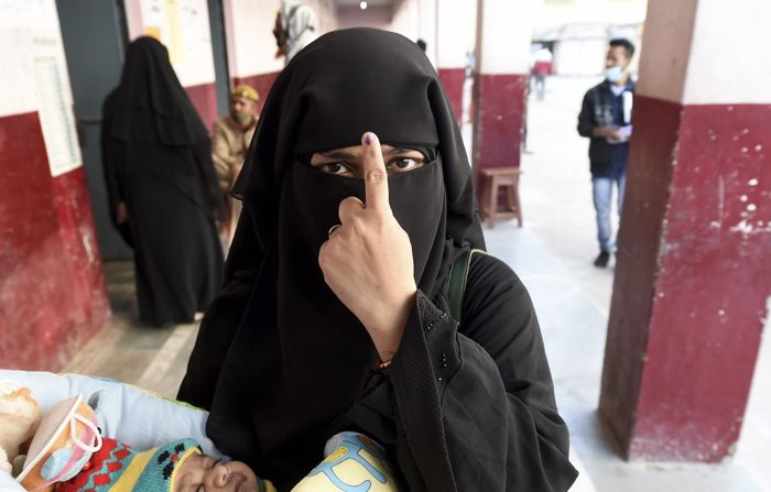 Sex in hijab in Kanpur