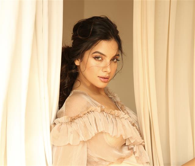 Want to do a Punjabi film, says model-turned-actress Tanya Hope : The  Tribune India
