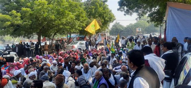 Farmers mark 'betrayal day' across Haryana