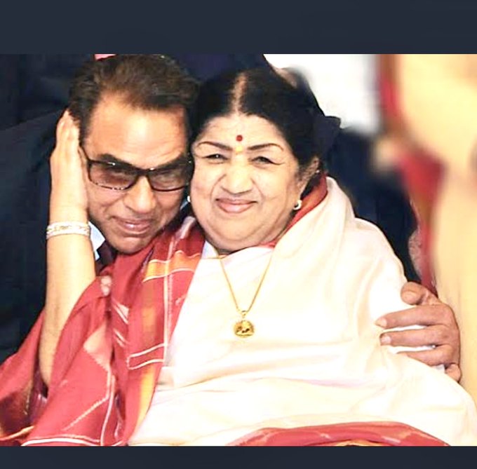 Dharmendra says he got ready thrice for Lata Mangeshkar’s funeral, but didn’t have the heart to attend it