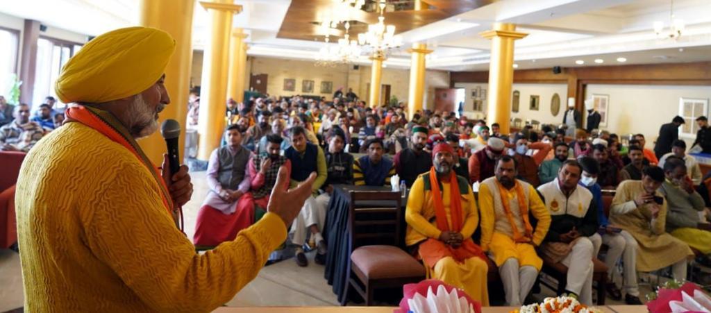 Temple priests extend support to Balbir Sidhu